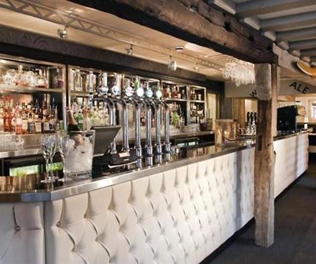 The Blue Anchor Hotel Feering Екстериор снимка